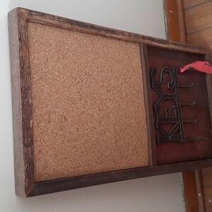 Corkboard / key holder